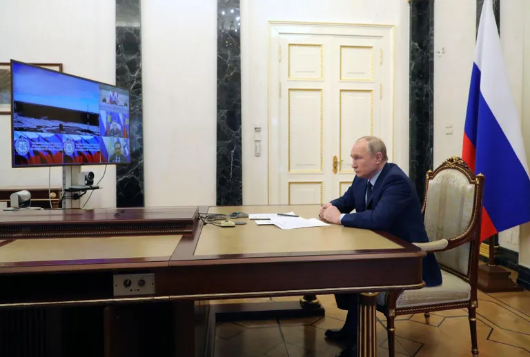 За единственными успешными испытаниями 20 апреля 2022 года Путин наблюдал лично