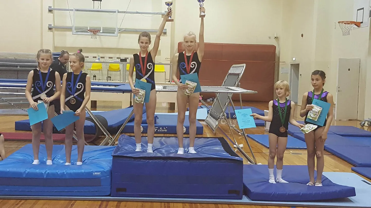 Marii Heleen Jõgiste/ Anneli Oro 1.koht; Birgit Sõrmus/ Teele Viilup 2.koht
