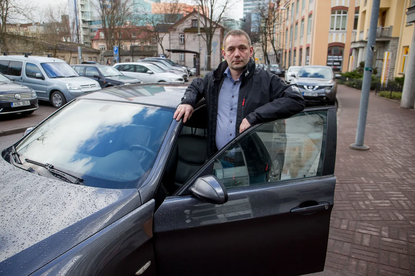Ago Toom on sõidutanud reisijaid nii Uberi kui Taxify vahendusel. Tema arvates on sõidujagajaod vaja juba ainuüksi sellepärast, et tavataksod ei suuda tipptundide vajadust katta.