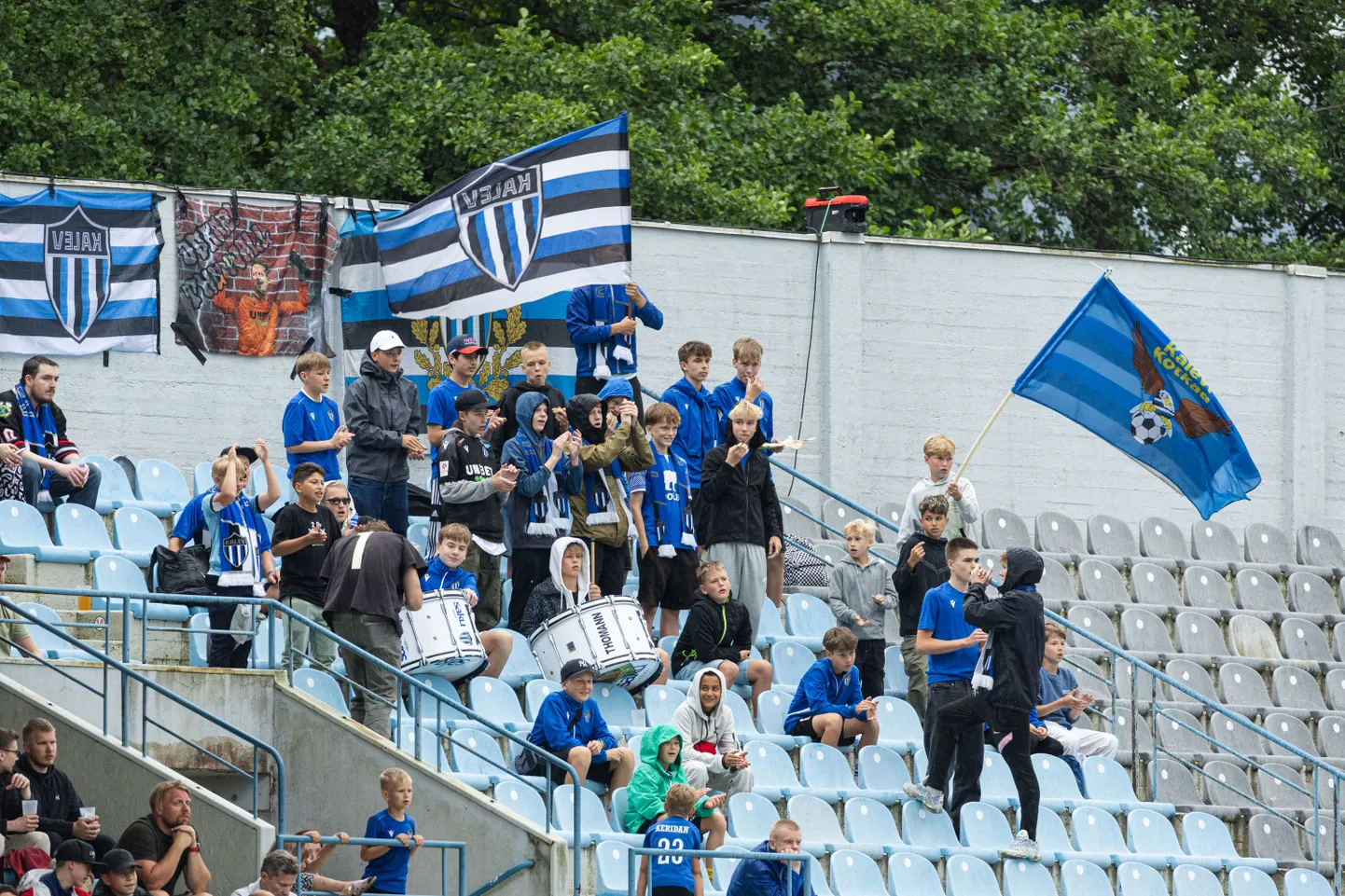Tallinna Kalevi toetajad 2024. aastal peetud eurosarjamängul FC Urartuga.