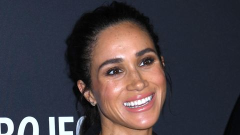FOTOD JA VIDEO ⟩ Kriitika ümber Meghan Markle’i: naine kutsus end ise Pariisi moenädalale ja naeris väidetavalt modelli üle