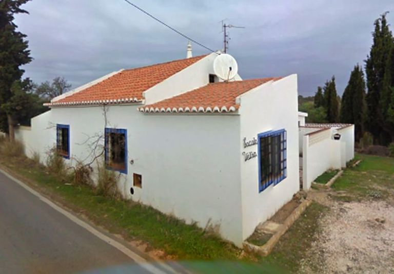 Saksa politsei avaldatud foto Portugalis Praia da Luzis asuvast majast, mida üüris sakslane, kes on nüüd Madeleine McCanni kadumises kahtlusalune.