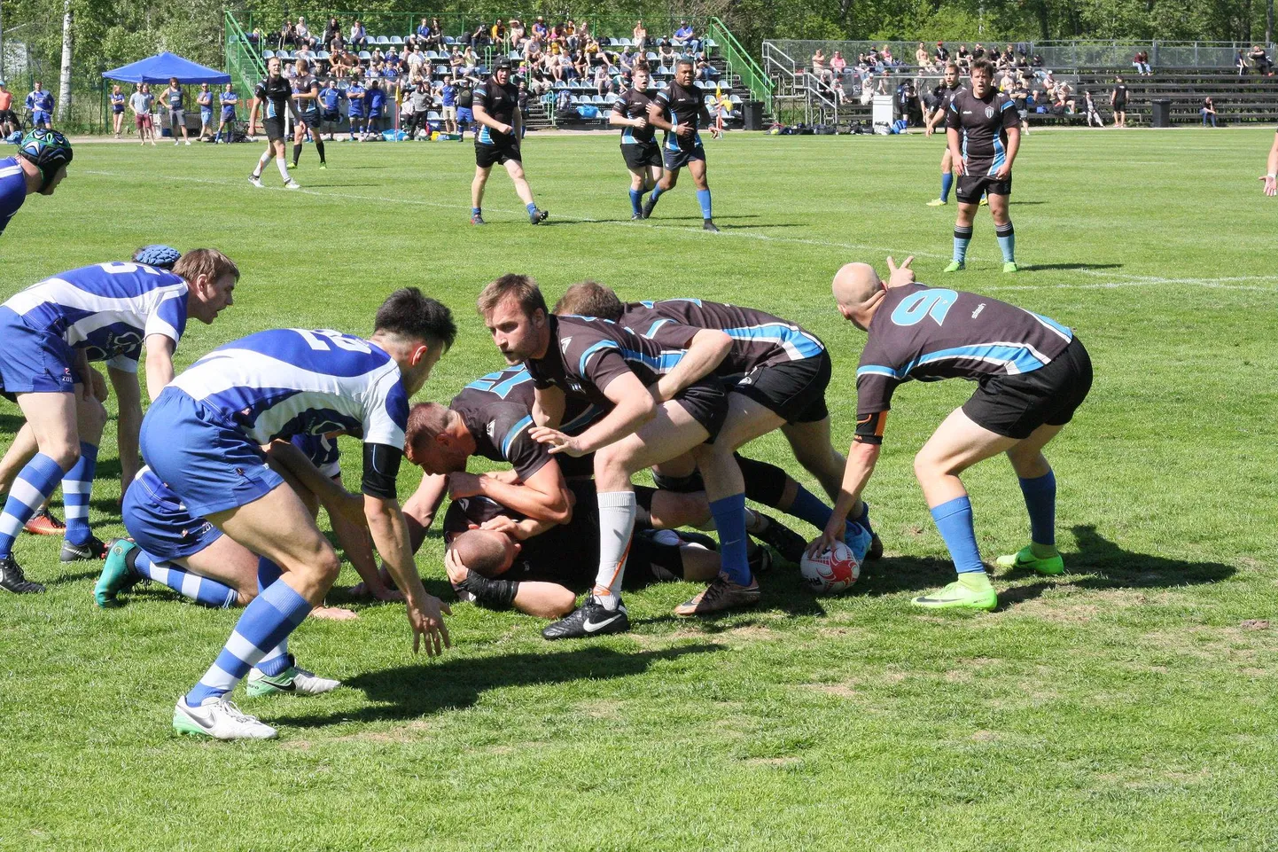 Tallinna Kalev RFC Soomes Helsingi klubi vastu mängimas.