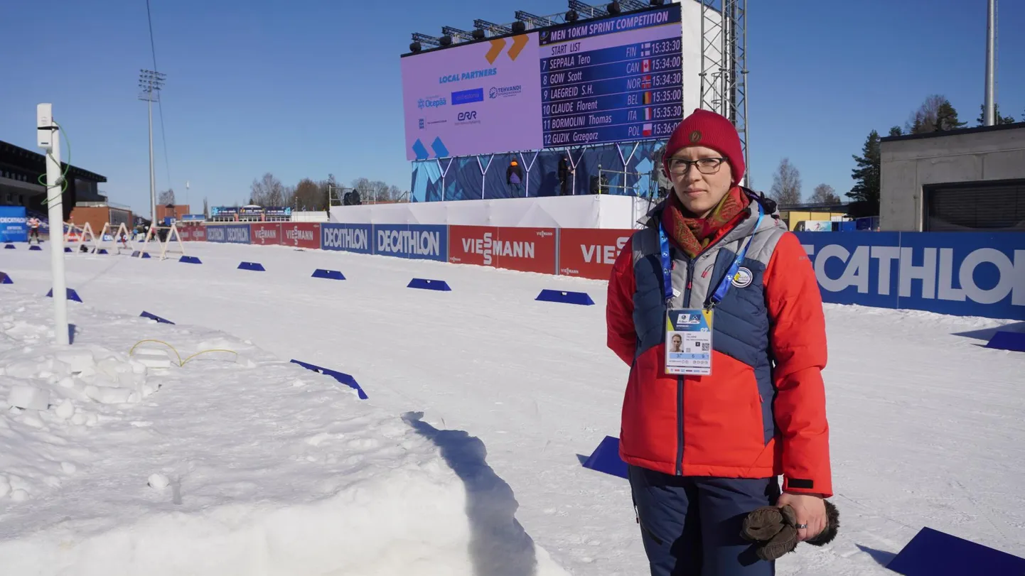 Lilian Telanne kontrollida on, et lasketiirus sujuks nii operaatorite kui ka kirjutajate töö. Lisaks peab ta vaatama, et kõik oleks korras kas sportlastel.
