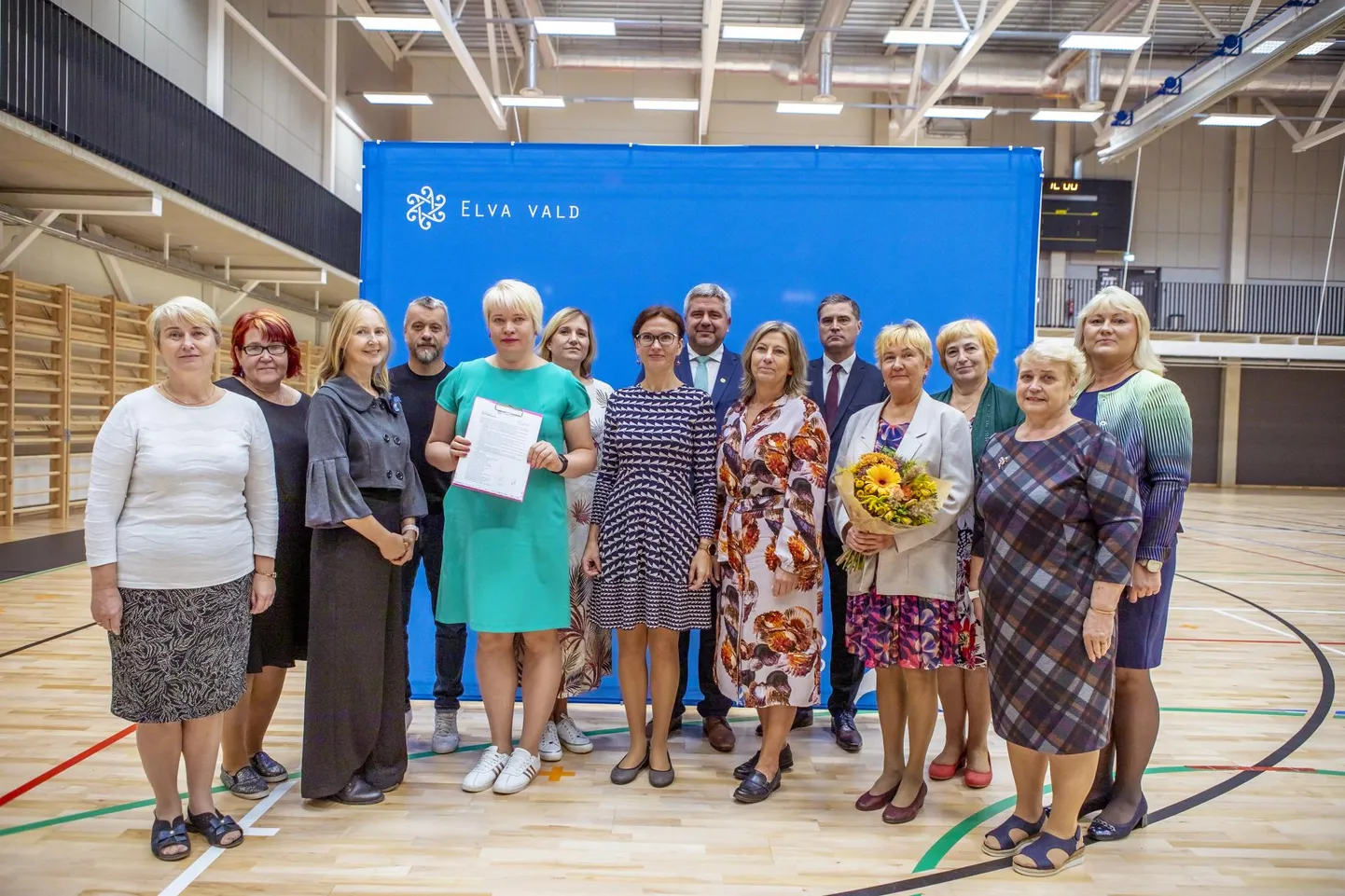 Haridusvaldkonna eestvedajad sõlmisid leppe Elva spordihoones peetud inspiratsioonipäeval.