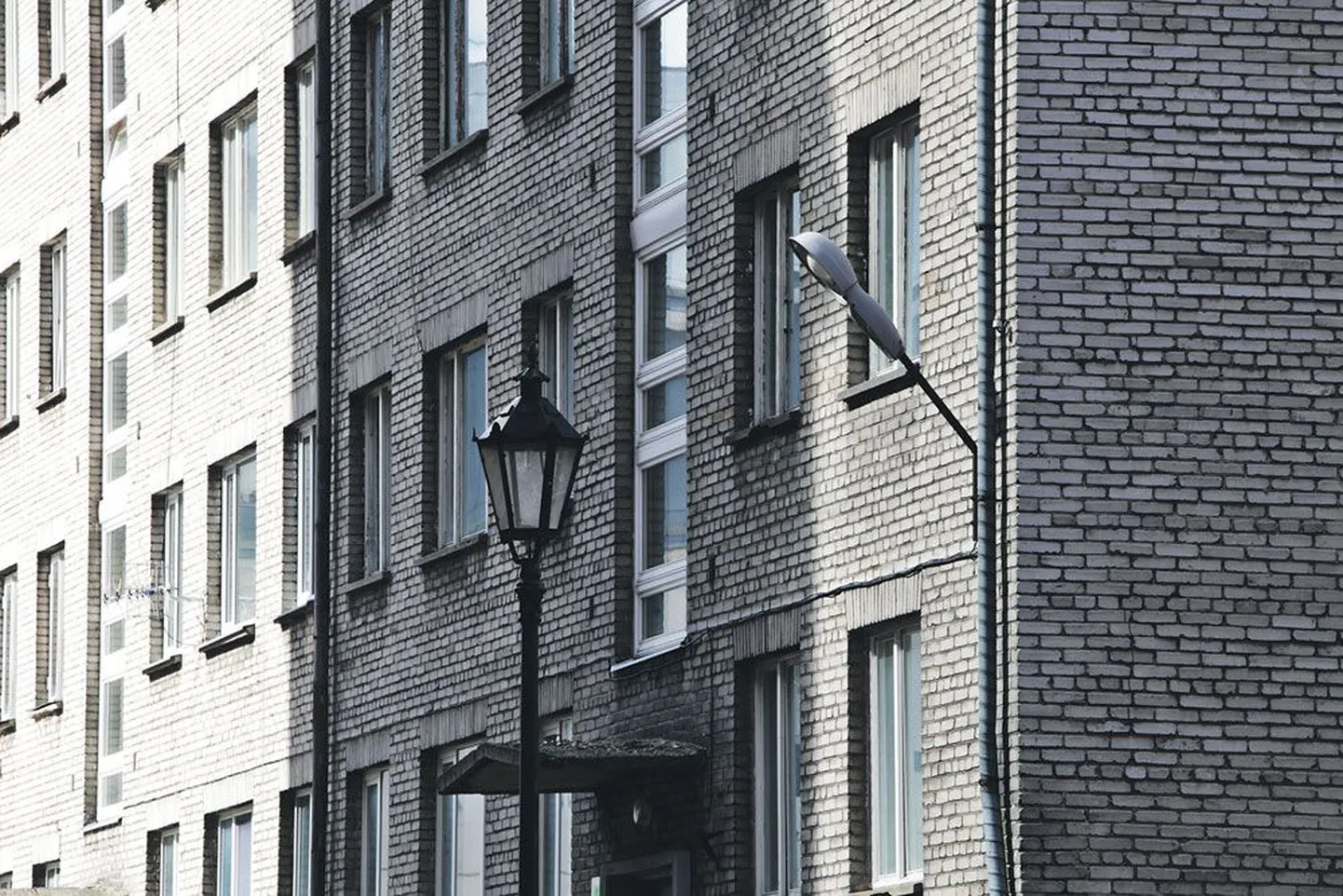 Tartus Jaani kiriku kõrval asuv hruštšovka.