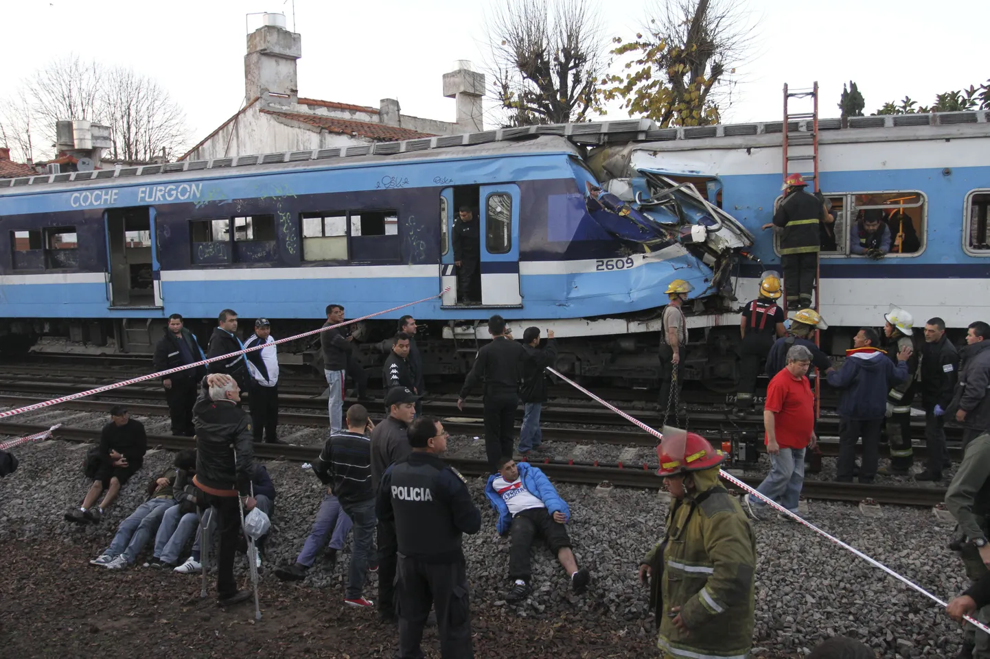 Rongiõnnetus Buenos Airese äärelinnas