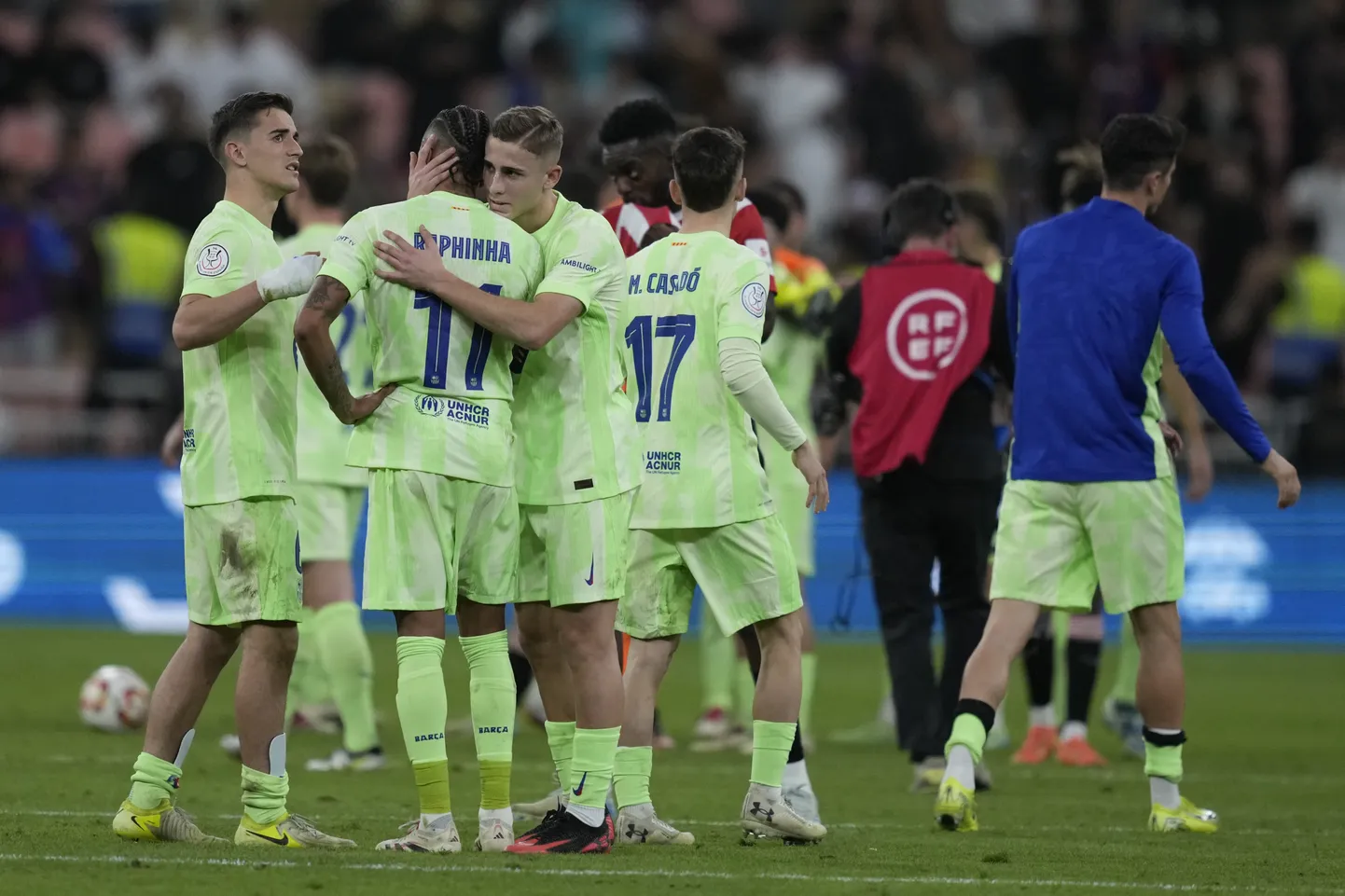 "Barcelona" iekļūst Spānijas Superkausa finālā