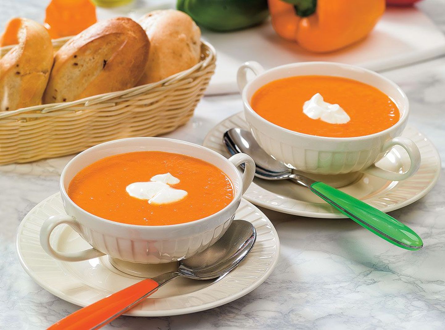 Суп-пюре из сладкого перца с апельсинами