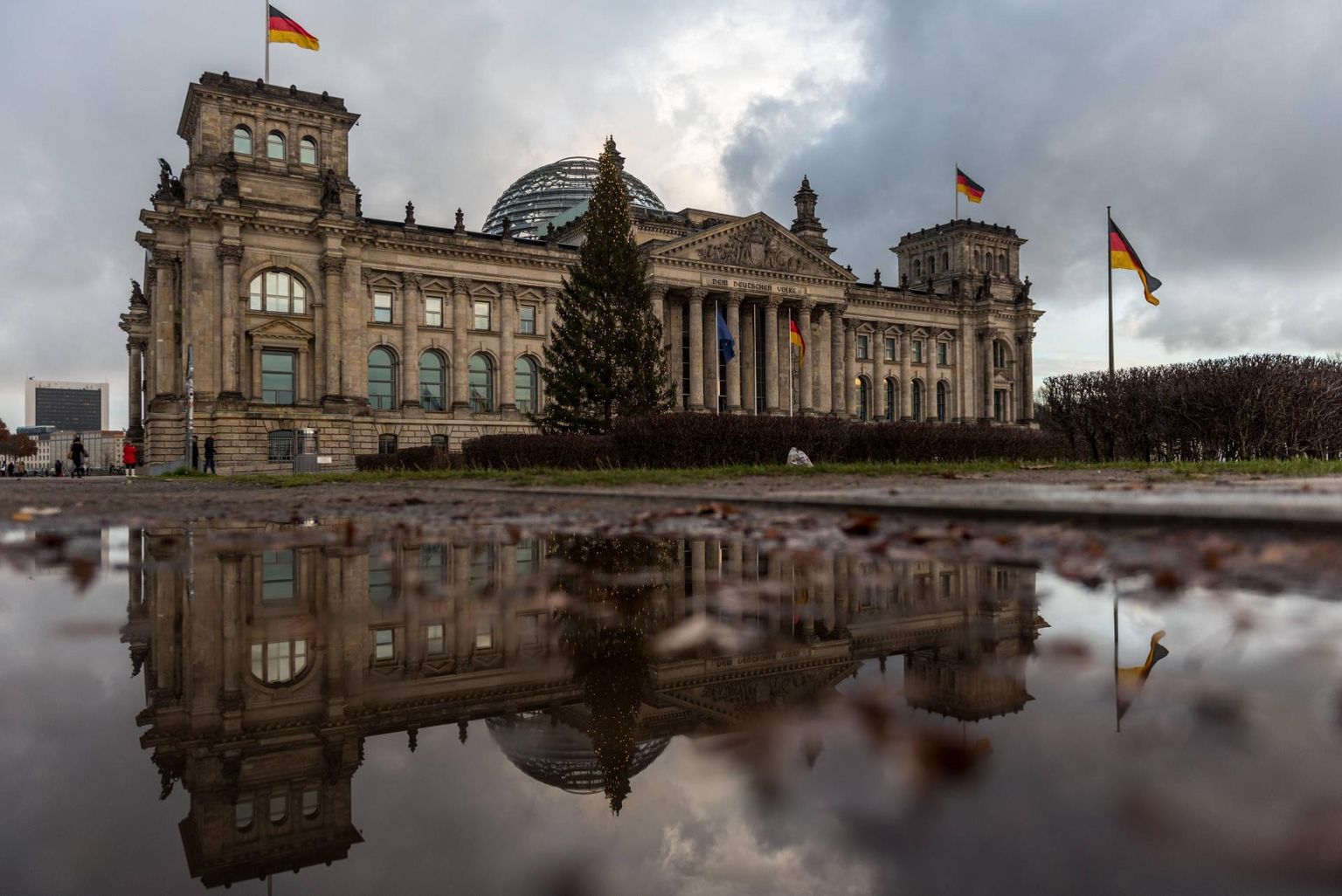 Bundestagi hoone Berliinis. Ajaloolises Reichstagi hoones tegutseb parlament ka praegu. 