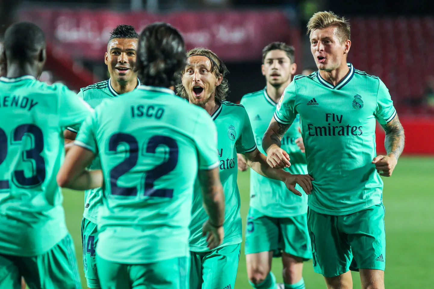 Madridi Reali mängijad väravat tähistamas.