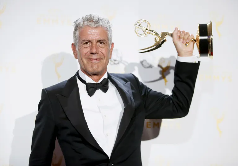 Anthony Bourdain sai 2015. aastal Emmy teleauhinna kokasaate «Anthony Bourdain Parts Unknown» eest
