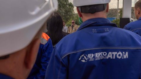 Ukrainā izmeklēšanā par 100 miljonu dolāru vērtu kukuļdošanu enerģētikas nozarē pieci aizturētie