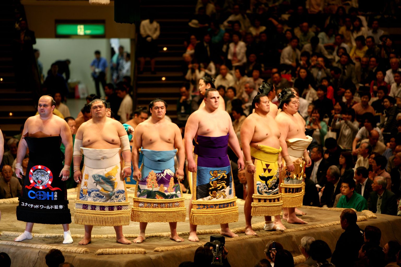 Baruto murdis end Jaapanis suhteliselt võõravaenuliku sumokultuuri keskele, sellest Artur Talviku film räägibki.