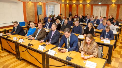 OTSE KELL 13 ⟩ Saaremaa vallavolikogu arutab poliitilist avaldust väikekoolide toetuseks