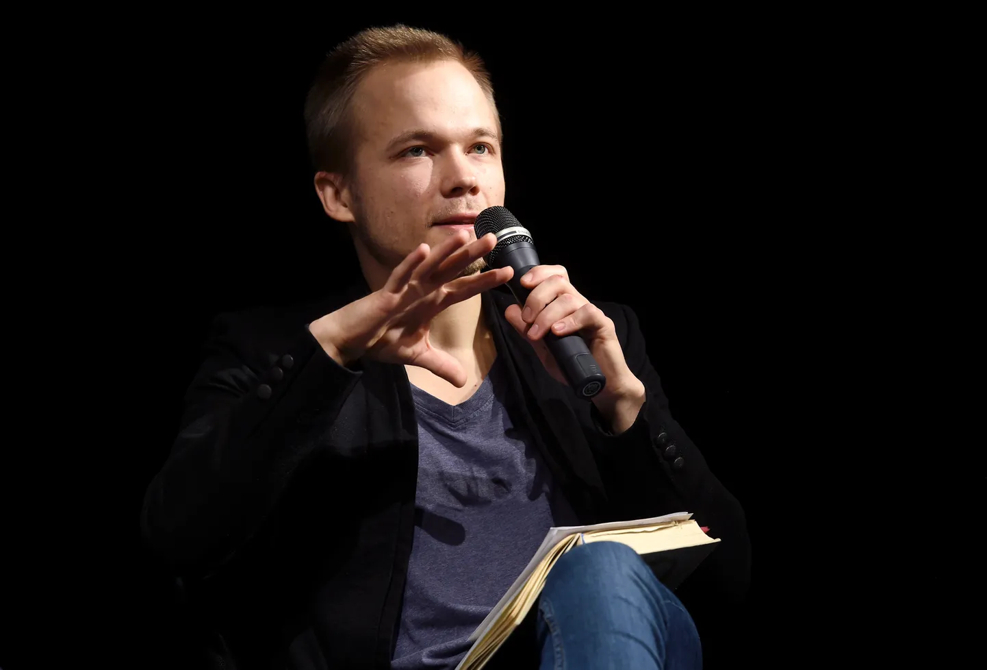 Dramaturgs Matīss Gricmanis.
