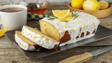 Mahlane sidrunikeeks sametise glasuuriga