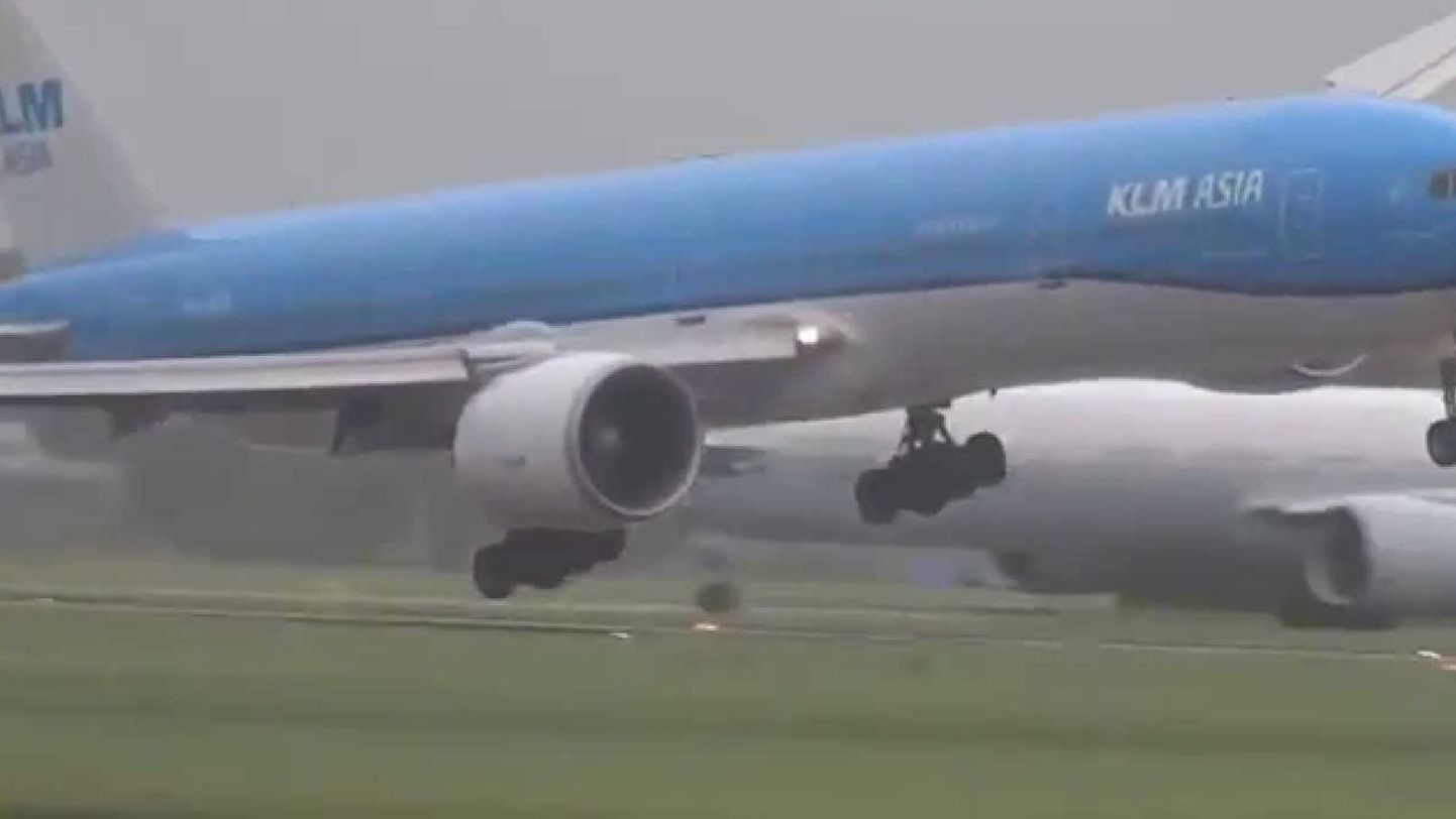 KLM lennuki maandumine tormis Amsterdami Schipholi lennuväljale