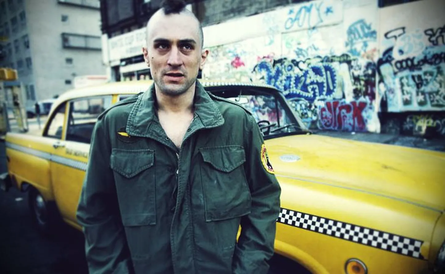 Kaader filmist «Taxi Driver». Pildil Robert de Niro Travis Bickle´ina