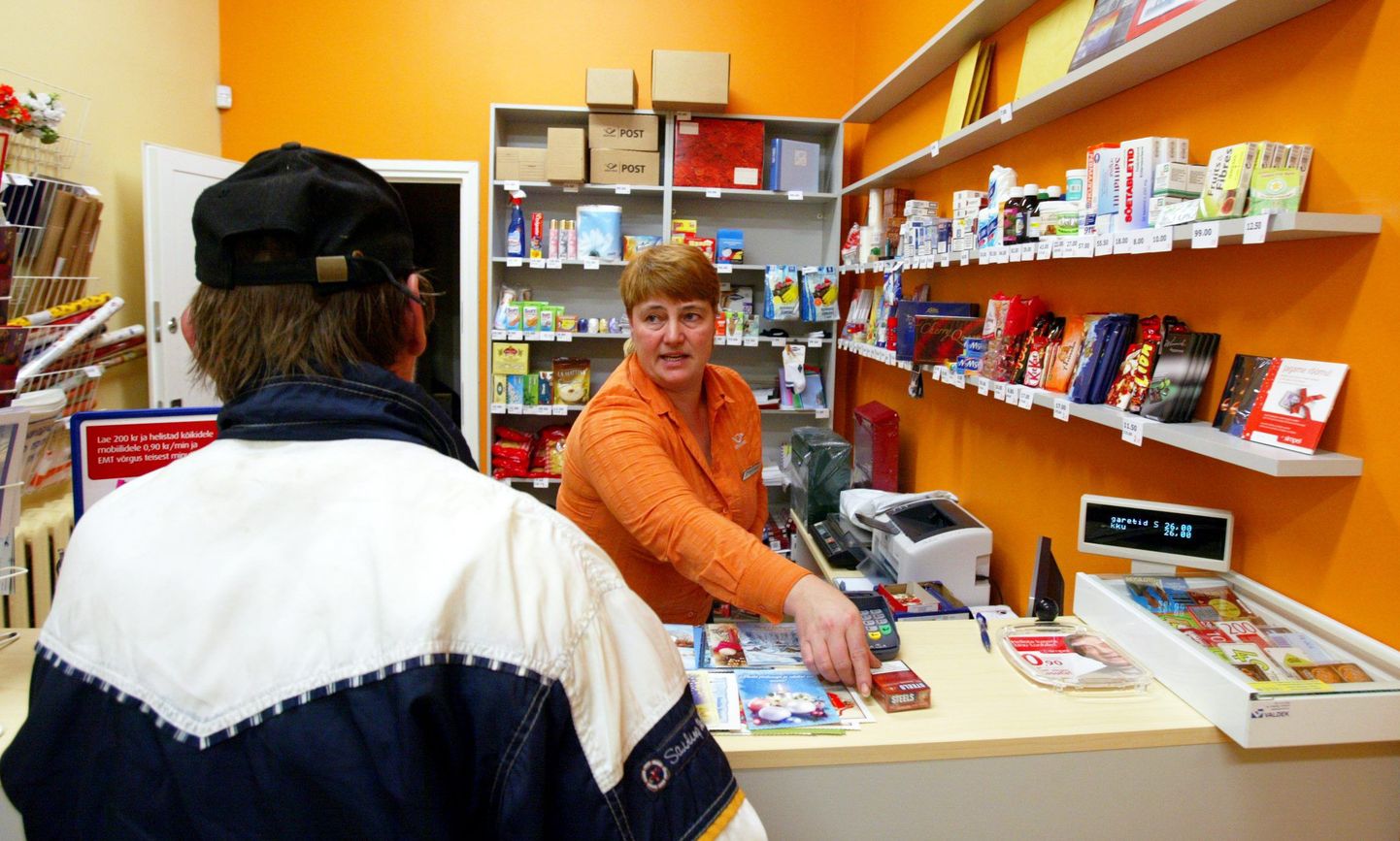 Tudu postkontori klienditeenindaja Marina Kivimäe sõnul kasutatakse võimalust raha postipangast välja võtta palju.
