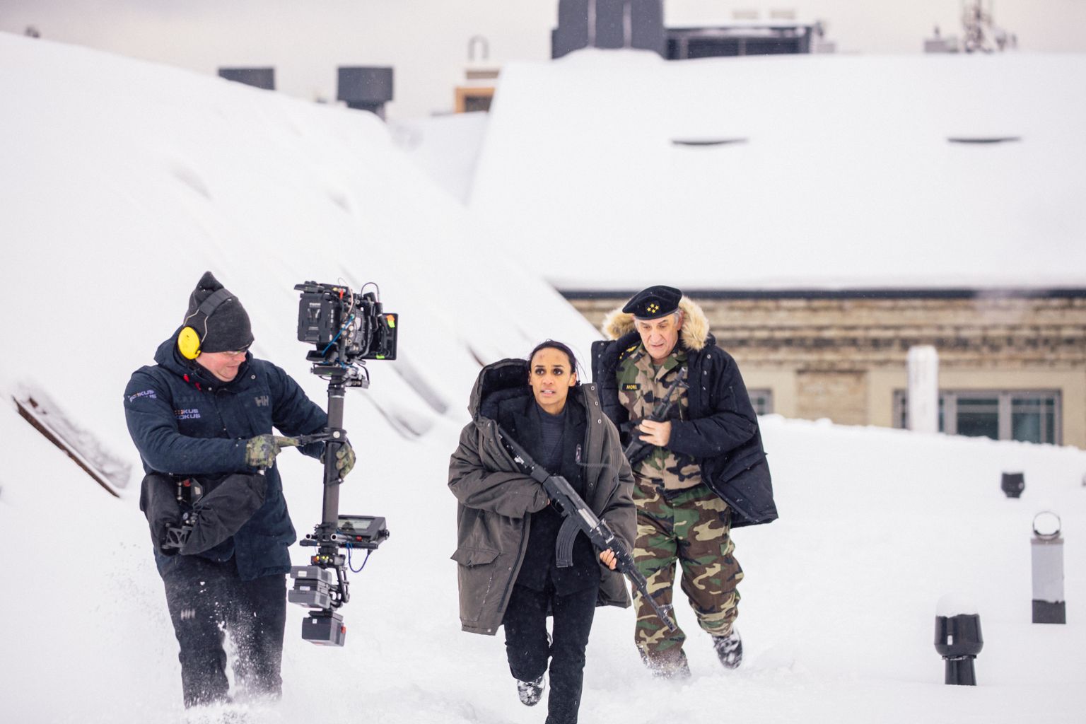 На Кренгольме съемочная группа "Omerta 6/12" снимала находящуюся в Беларуси "фабрику троллей" олигарха, на которой происходят масштабные action-сцены.