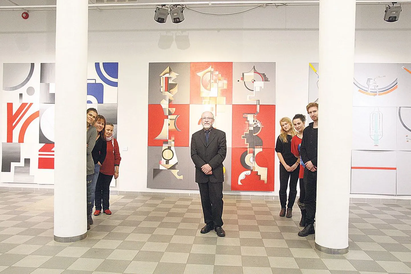 Galeriis Noorus (Riia 11) avati eile Tartu Kõrgema Kunstikooli maalingute osakonna kolmanda ja neljanda kursuse üliõpilaste tööde näitus «Pärast lõppu».