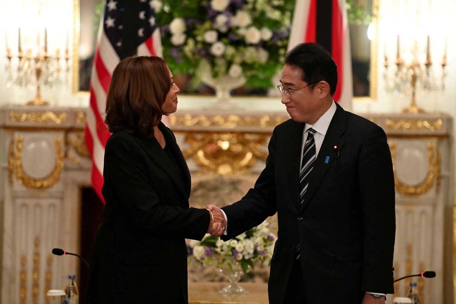 USA asepresident Kamala Harris ja Jaapani peaminister Fumio Kishida kohtumisel Tokyos.