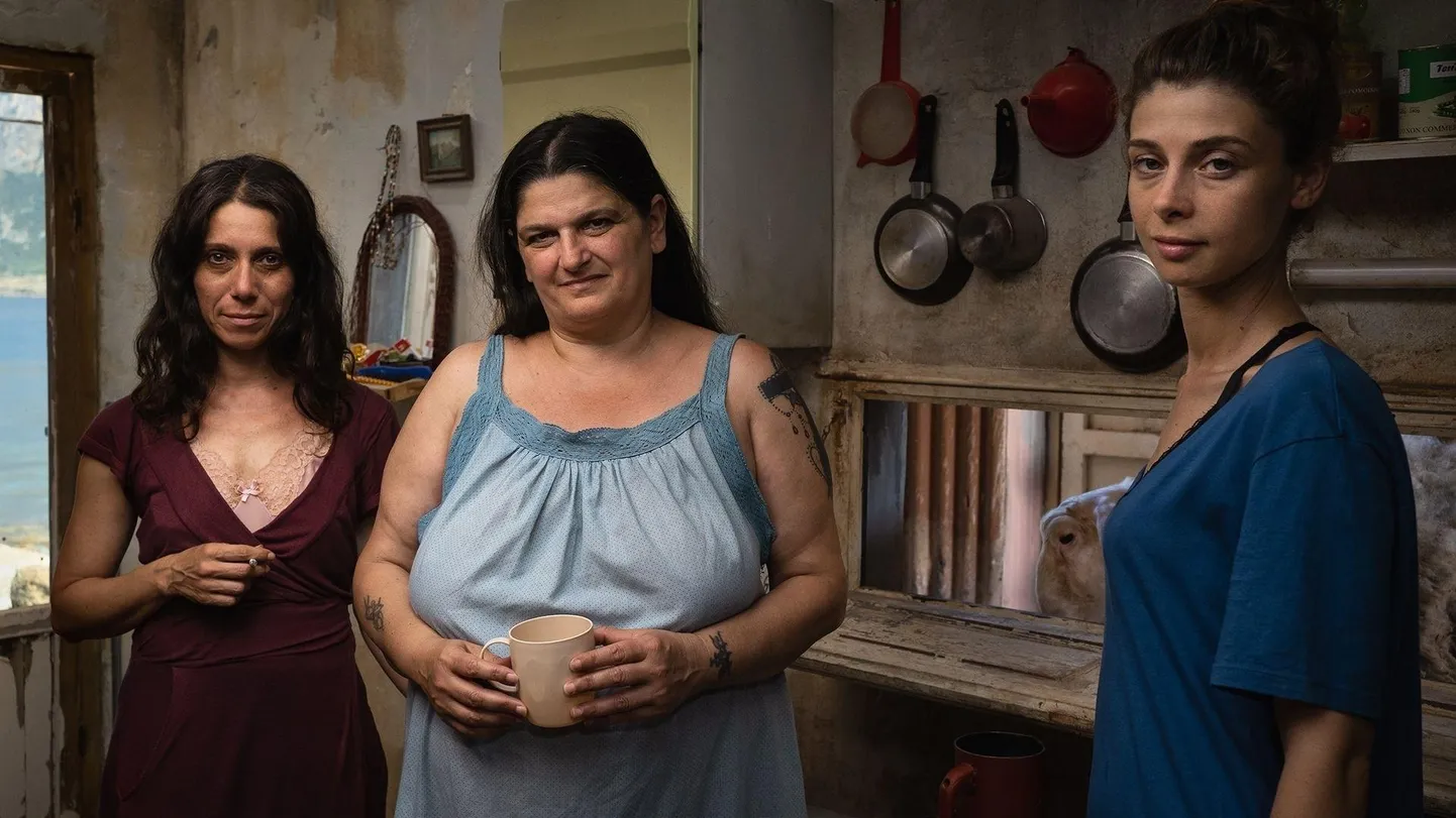 «Lunastuse» keskmes on prostituudid, kes hoolitsevad vaimupuudega noore Arturo eest.