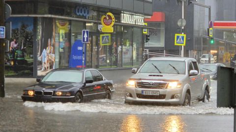 NÄDALA VIHM ⟩ Sajandi sadu uputas autosid