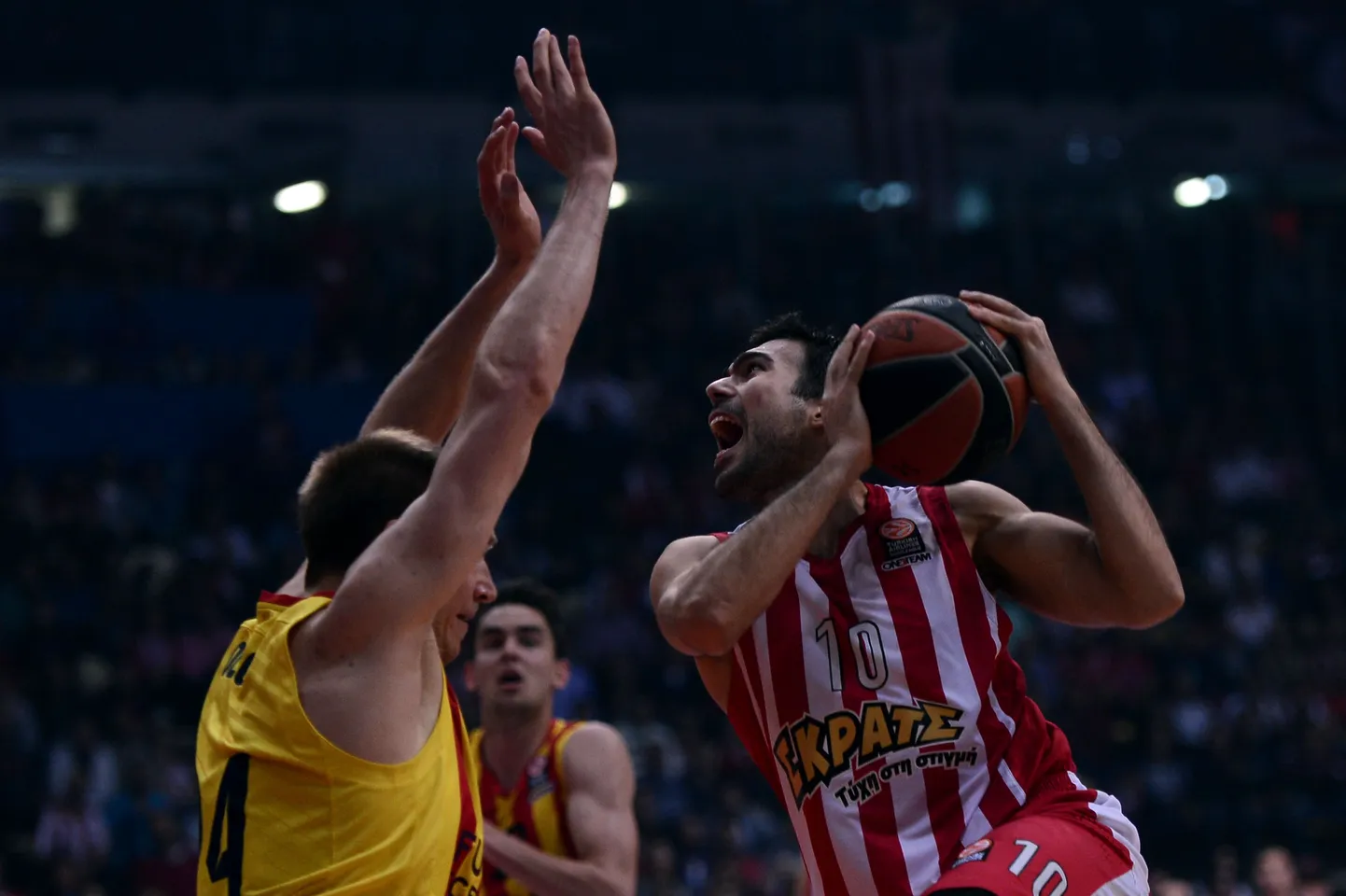 Pireuse Olympiacos pääses Euroliiga Final Fouri, alistades kolmandat korda Barcelona.