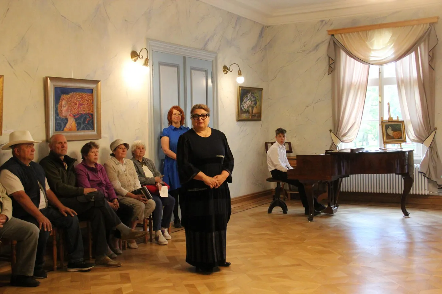 Tuntud maalikunstnik Tiina Ojaste rääkis kunstisuve avamisel, kuidas tema pildid sünnivad.