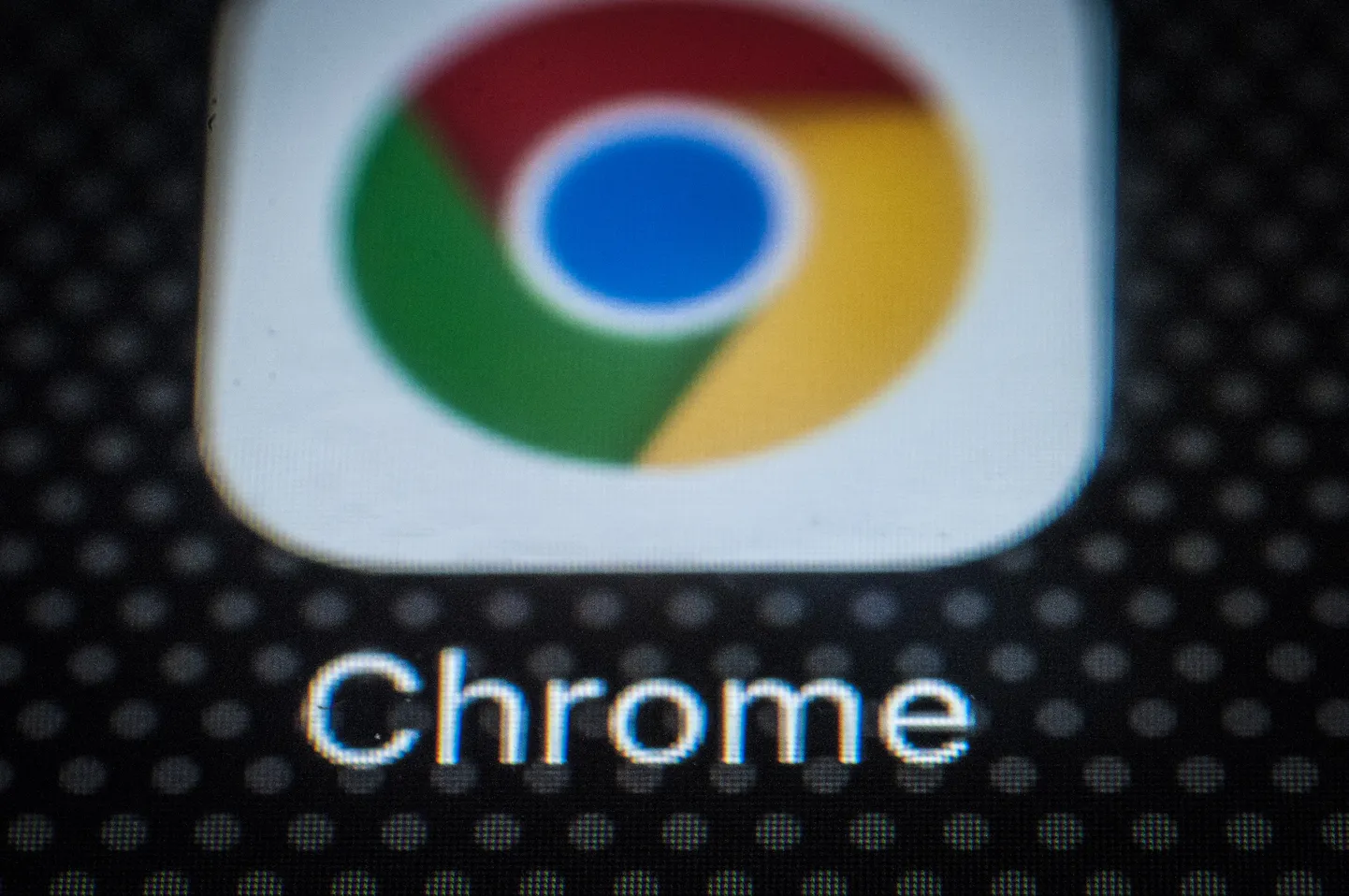 Логотип Google Chrome. Иллюстративное фото.