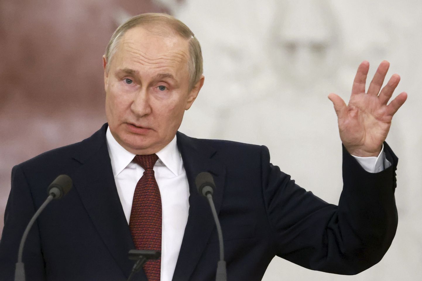 President Vladimir Putin eilsel pressikonverentsil Kremlis.