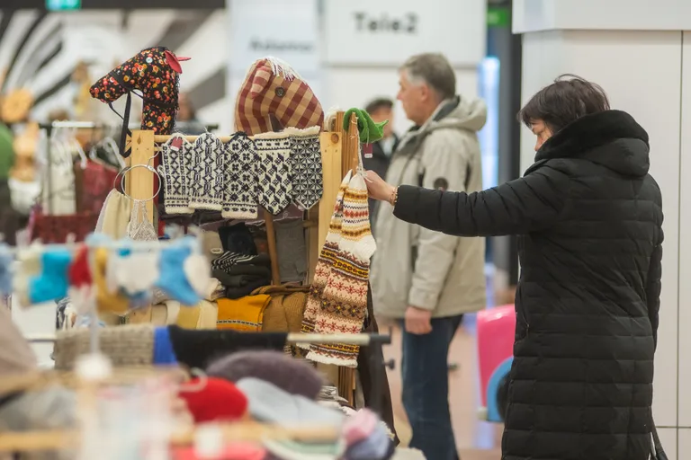 Labdarības tirdziņš tirdzniecības centrā "Domina Shopping"