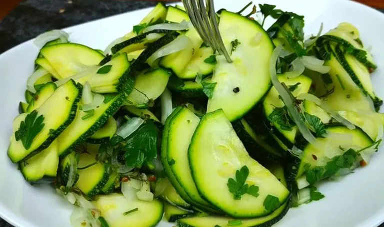 Маринованные кабачки.