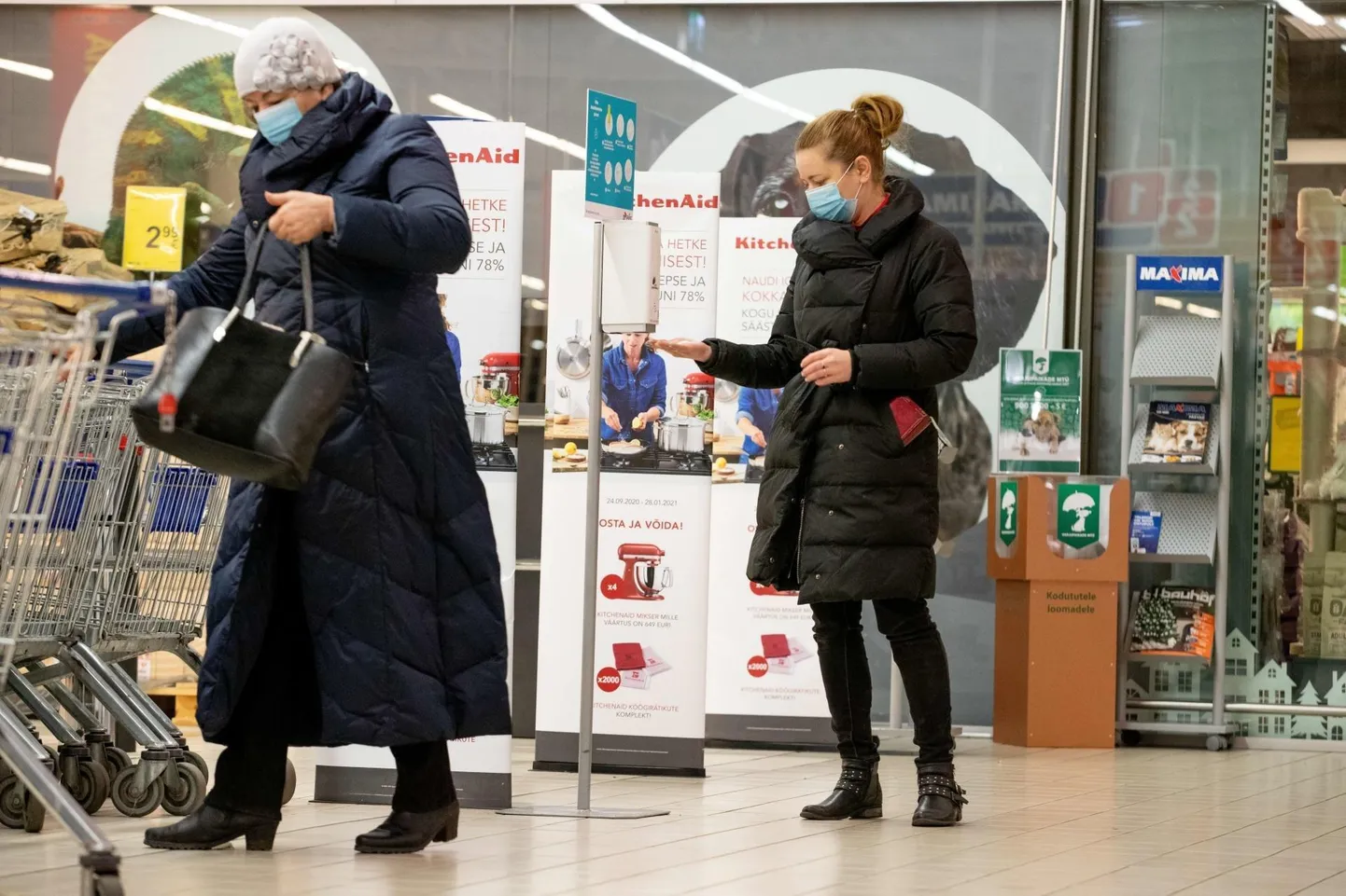 Avalikes siseruumides tuleb kanda kaitsemaski. Kui seda tervislikel põhjustel teha ei saa, ostelge e-poodides või paluge tuttavate abi.