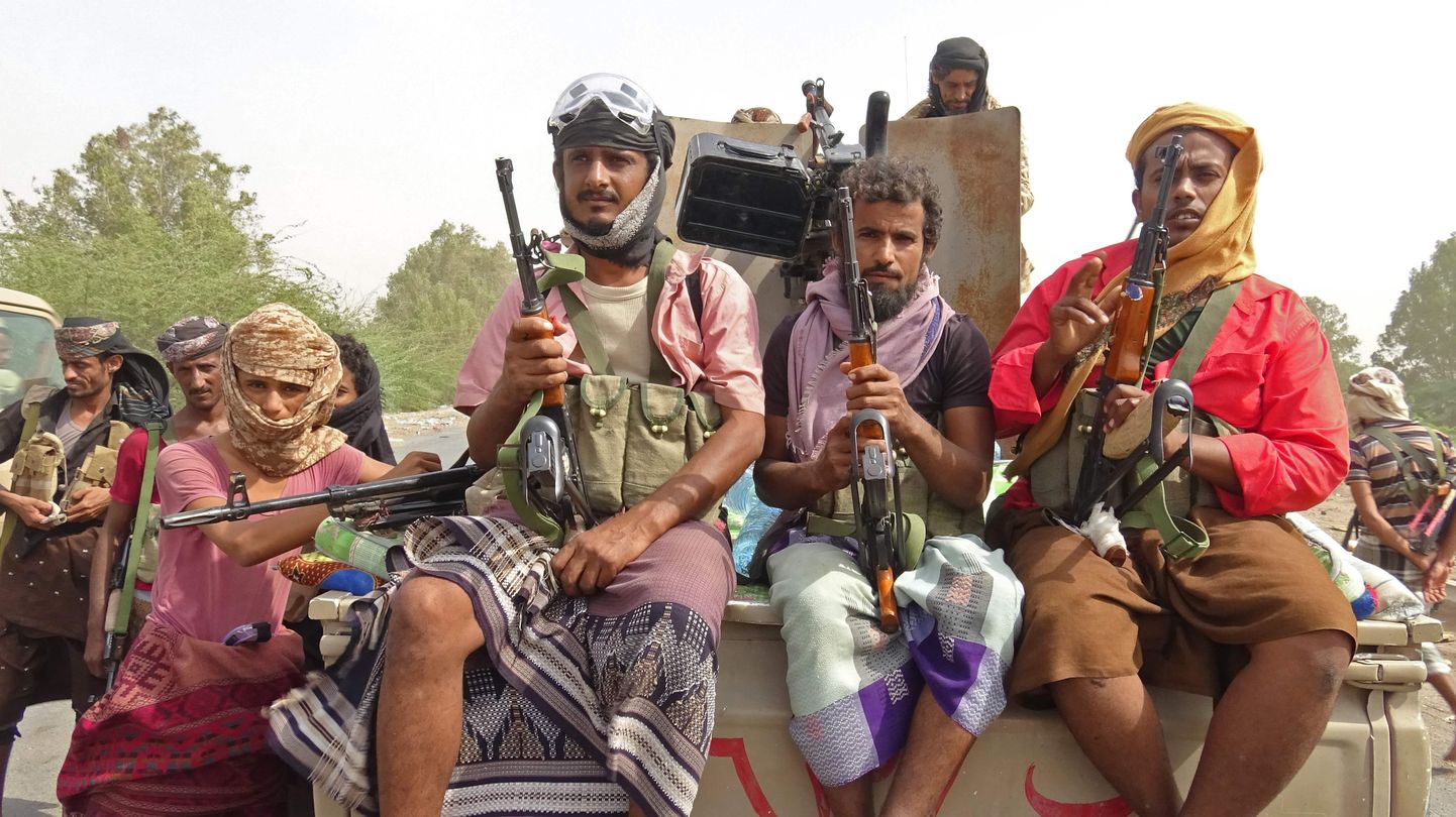 Jeemeni valitsusmeelsed jõud kogunemas Hodeida idaserval. Ägedad lahingud linnas on kestnud juba novembri algusest.