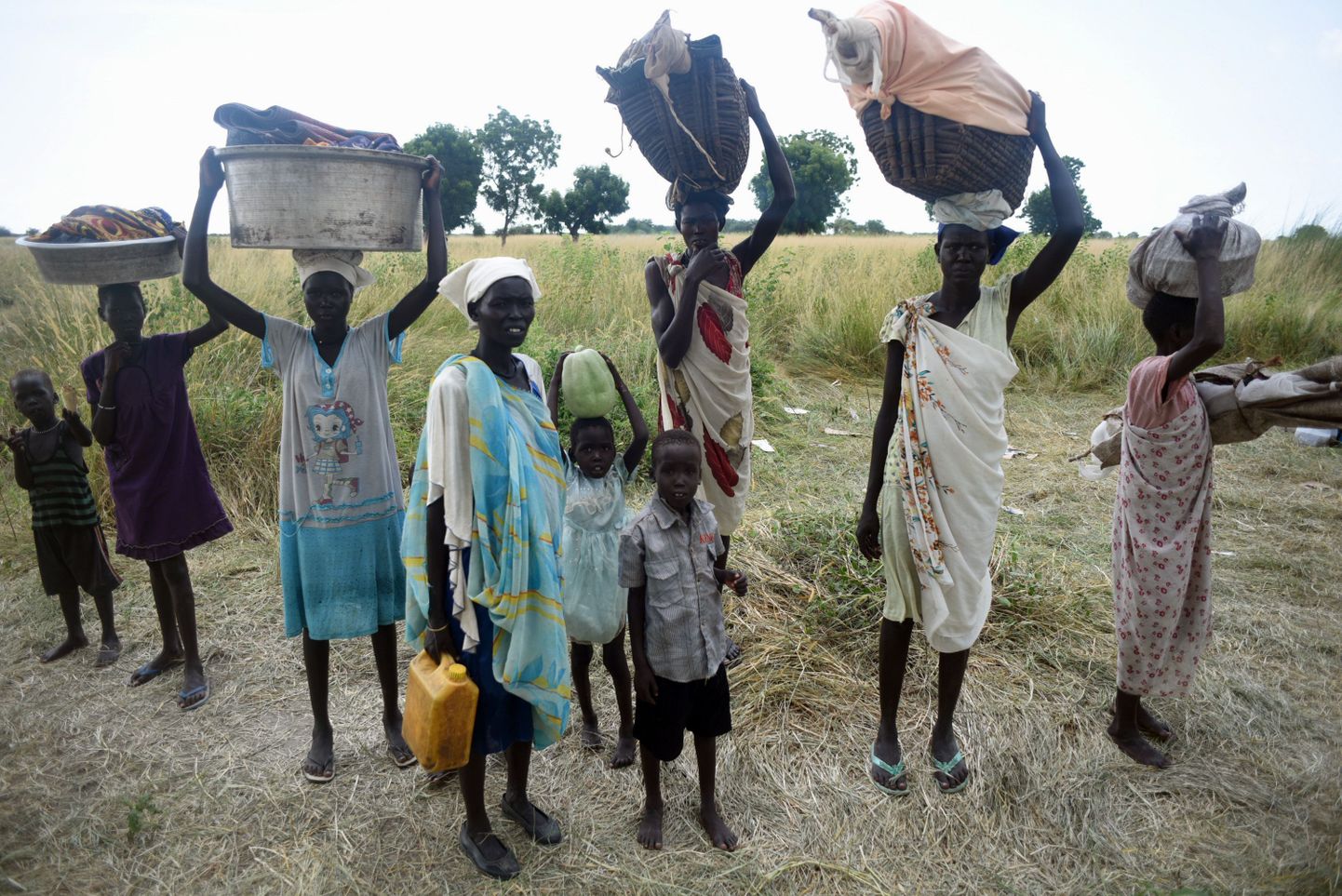 Lõuna-Sudaani naised koos oma lastega.