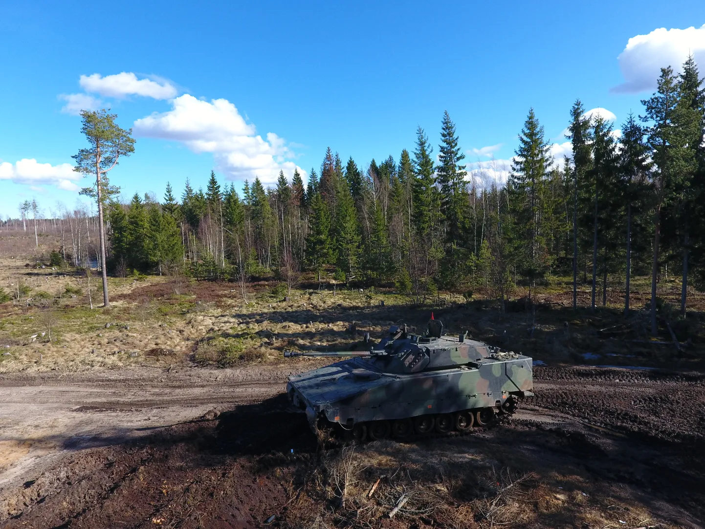 Lahingumasin CV9035.
