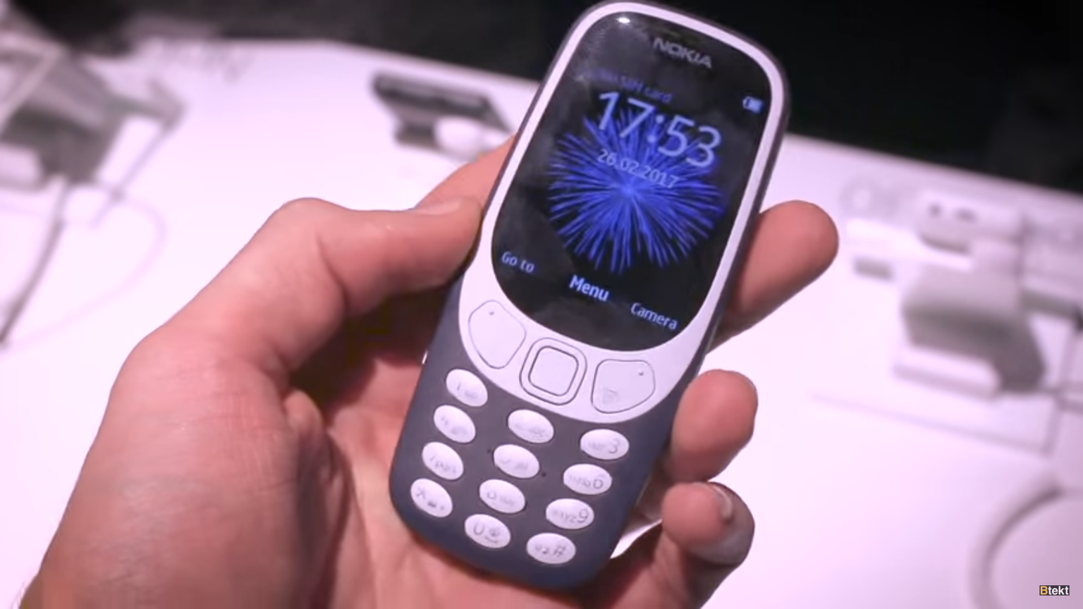 Nokia 3310 uusversiooni saab soetada ka traditsionaalse sini-halli värvitooniga.