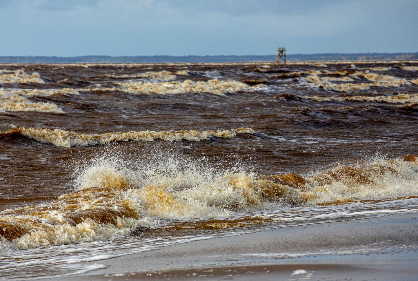 Pärnu 12OKT2023 Tugev tuul, torm, veetaseme tõus, sügistorm, sügis, kõrge veetase.