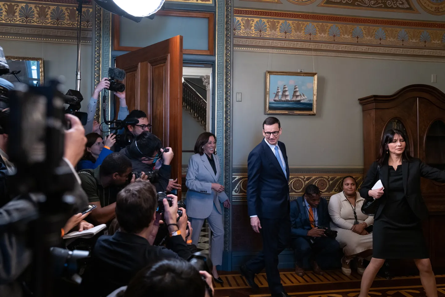 Poola peaminister Mateusz Morawiecki kohtumisel USA asepresidendi Kamala Harrisega.