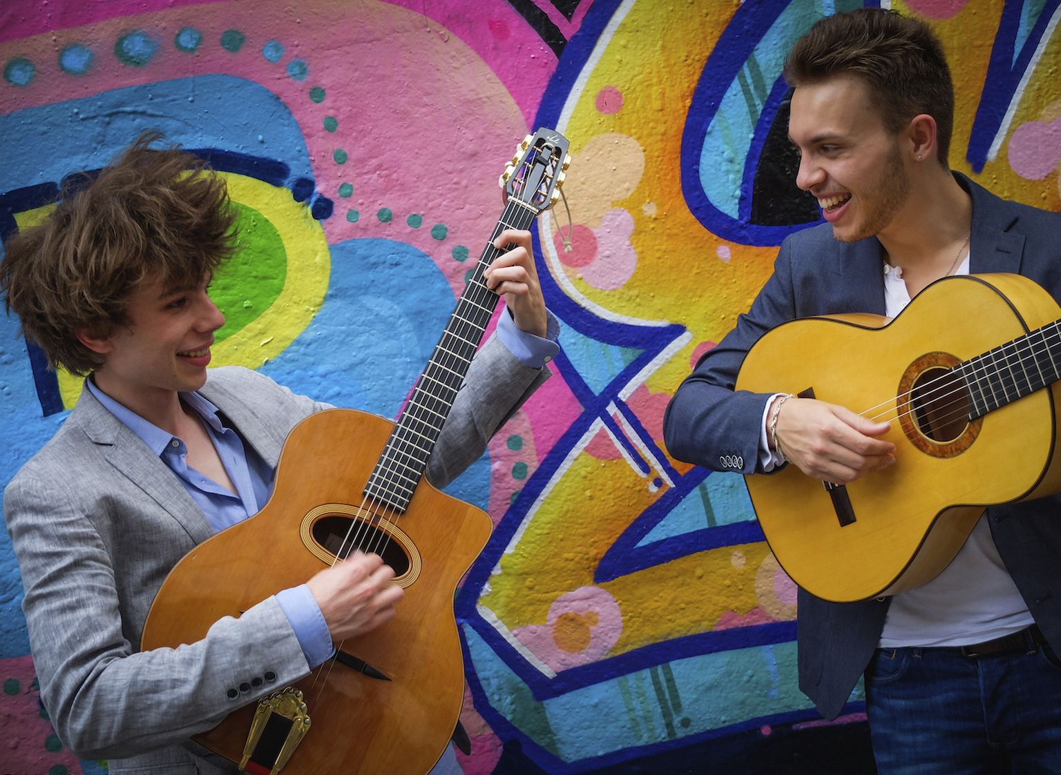 Kitarrifestival toob Eestisse kaks noort kitarristi Prantsusmaalt. Antoine Boyer esindab mustlasdžässi ja Samuelito muusikaline taust on mõjutatud flamenkost. Viljandis esitavad nad palu albumilt «Coincidence».