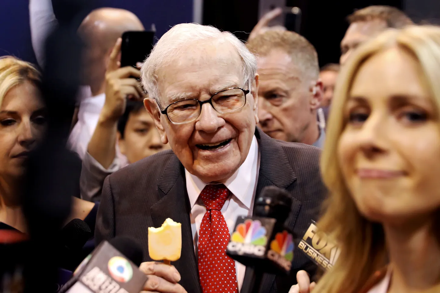 Warren Buffett koos aktsionäridega