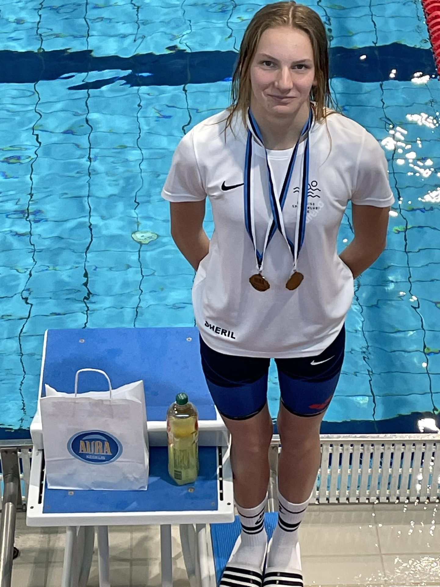 Sheril Tankler uuendas kolme Järvamaa absoluutarvestuse rekordit naiste ujumises.
