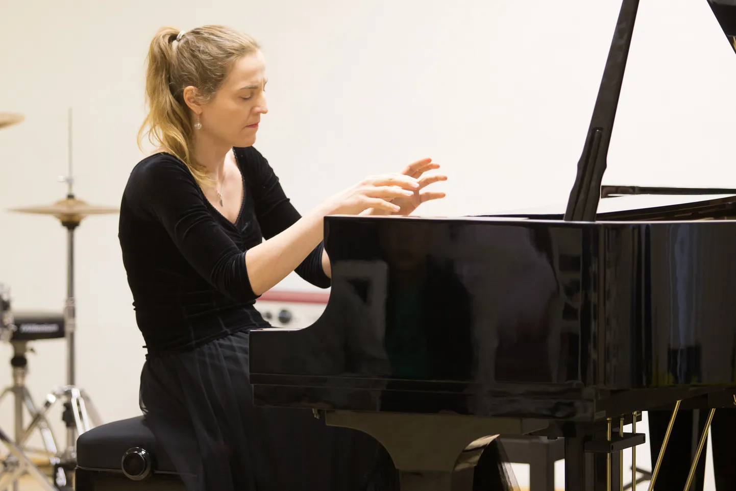 12. aprillil esitab pianist Age Juurikas Narva raekojas Tubini ja Prokofjevi teoseid.