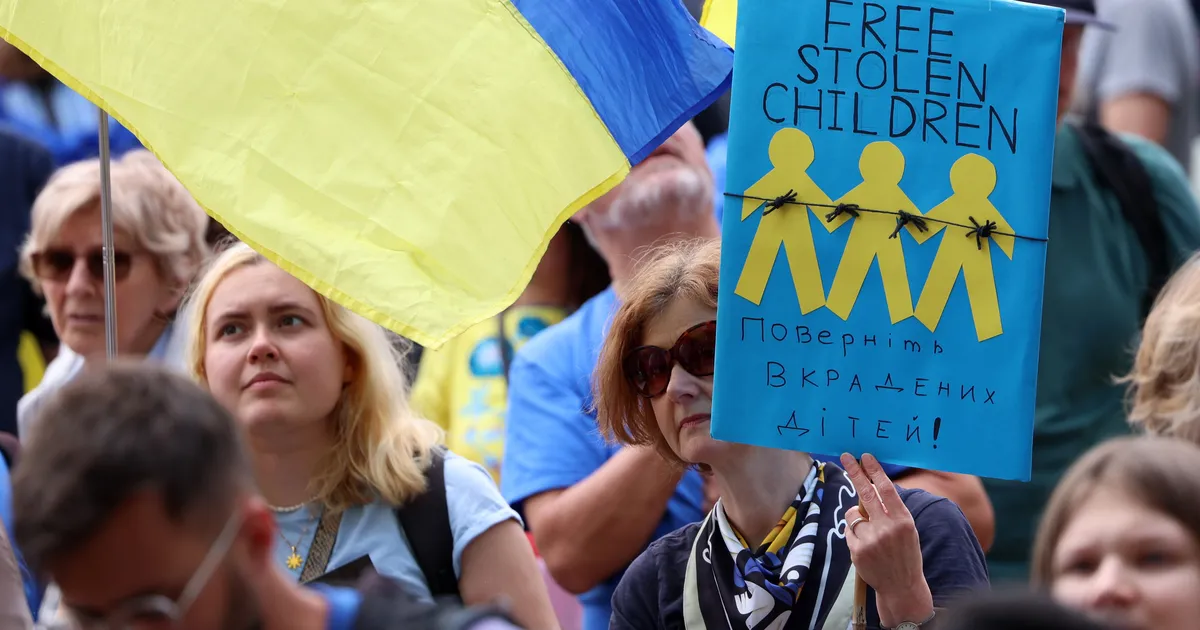 Venemaale karmimate sanktsioonide kehtestamine võiks aidata vältida Ukraina laste röövimist ja toetada püüdlusi juba röövitud laste tagasitoomiseks, ütles kolma