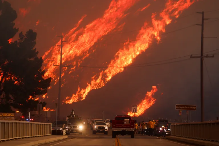 Vaated Californias sarnanevad aina enam müütilise «Ragnarokiga»​.