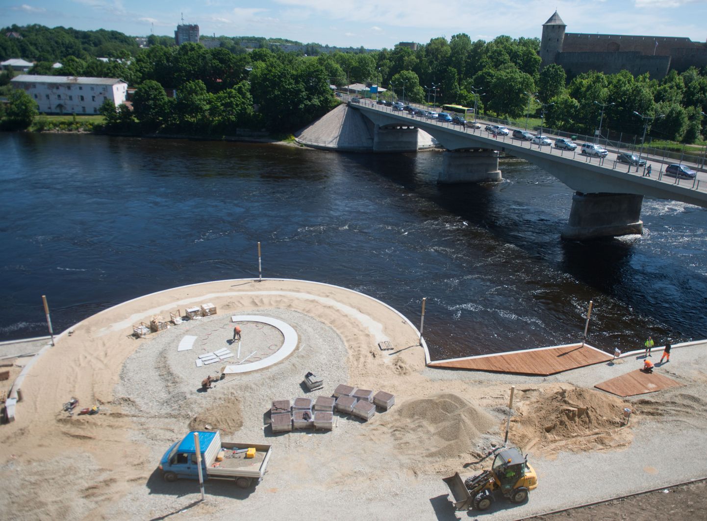 Narva piiripunkti ehitus.