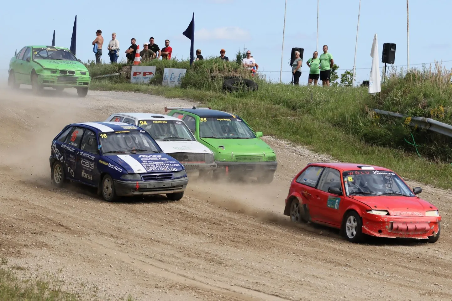Opelit taltsutanud Einar Heljand (nr 16) pani oma paremuse maksma superfinaalis.